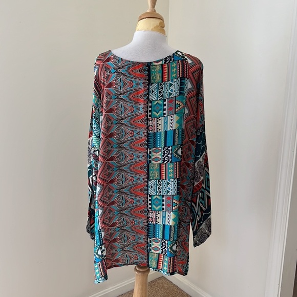 Johnny was 2X printed multi tunic . - Picture 3 of 8